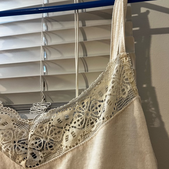 Lace Detail Cami Tank Top Forever 21 - Picture 3 of 5